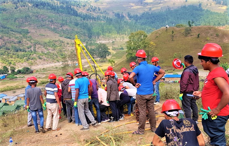 पेट्रोलियम पदार्थ उत्खनन् क्षेत्रमा रुख कटान सुरु