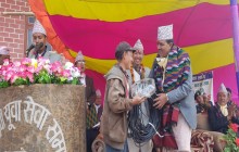 ३ सय परिवारलाई मिटरबक्स र कालोतार वितरण