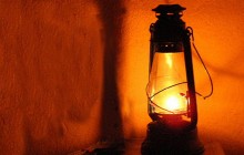 आयोजनाको बाँध बगाउँदा गाउँ अन्धकारमा