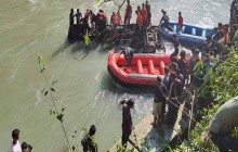 सुकुटे बस दुर्घटनामा मृत्यु हुने १३