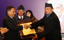 हेमबहादुर मल्ल सम्मान बाट कुलमान घिसिङ र डा. सन्दुक रुइत सम्मानित