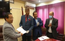 ६५ जलविद्यतु प्रवद्र्धकले सरकारको कोरोना कोषमा दिए १ करोड ११ लाखको चेक हस्तान्तरण