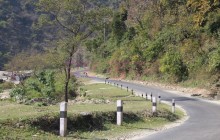 भीमफेदी–कुलेखानी–सिस्नेरी सडकमा यातायात बन्द, त्रिभुवन राजपथ सञ्चालनमा