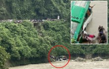 काठमाण्डौबाट जोमसोमको लागि छुटेको बस त्रिशूली नदीमा बस खस्यो, विस्तृत विवरण आउन बाँकी