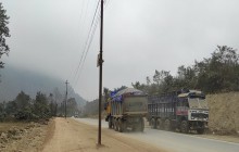 राजमार्गका बिजुलीका खम्बा व्यवस्थापन नगर्दा जोखिम बढ्यो