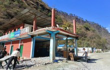 बेनी–जोमसोम–कोरला सडक आयोजना: तिप्ल्याङमा घरटहरा भत्काउन थालियो