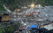 अरुण तेस्रो जलविद्युत् आयोजनाका मजदुर पहिरोमा पुरिएर मृत्यु